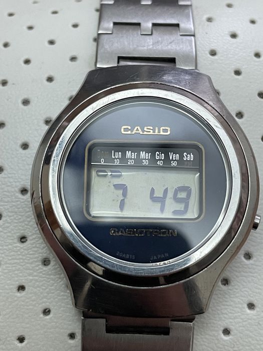 Часовник CASIO R 11 Casiotron