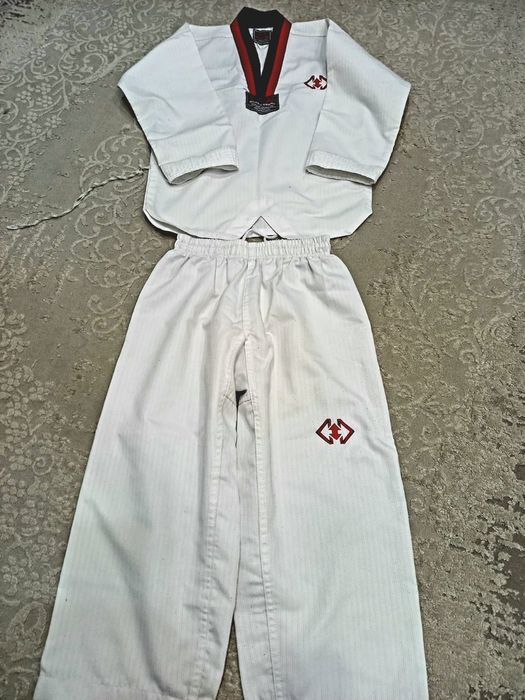 Продам кимоно для таэквандо