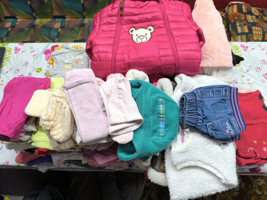 Големи лотове с бебешки дрешки за момиче от 0 до 18 месеца