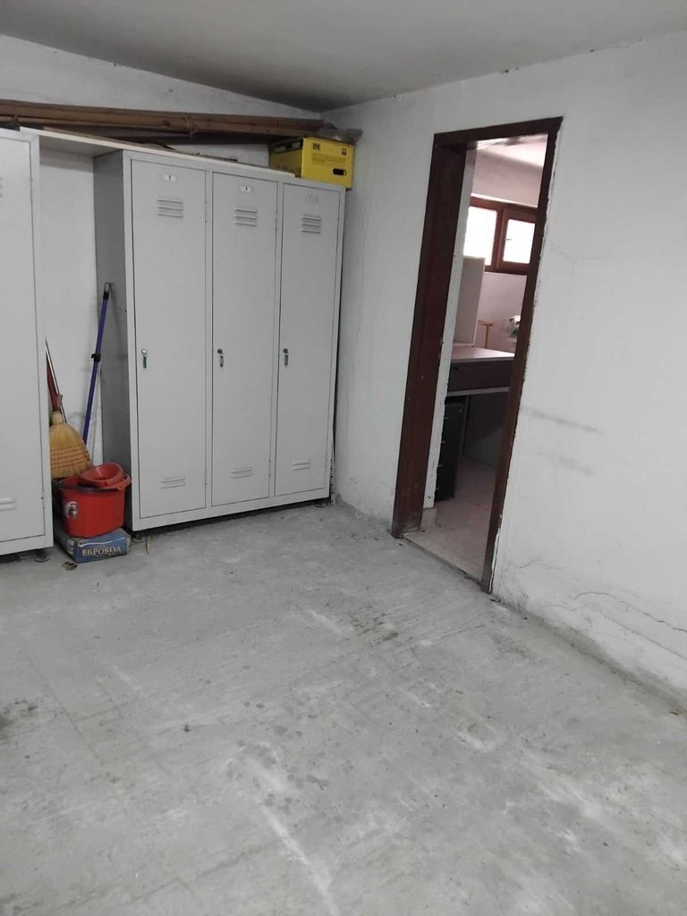 Дава се под наем Гараж / Паркомясто в София, Света Троица - 50 кв.м за 250 € - Снимка #4