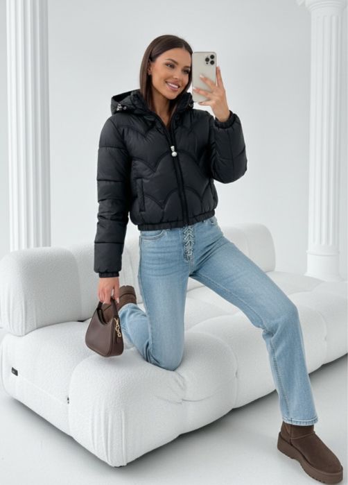 Дамско зимно късо яке в черно