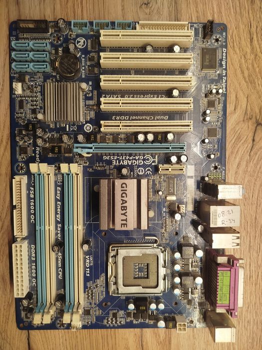 Gigabyte GA-P43T-ES3G (LGA775, DDR3) — нерабочая, на запчасти