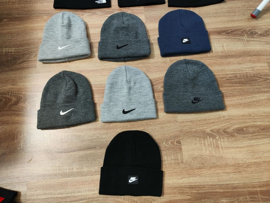 Fes Calvin Klein Caciula Tommy Caciula Prada diverse mode