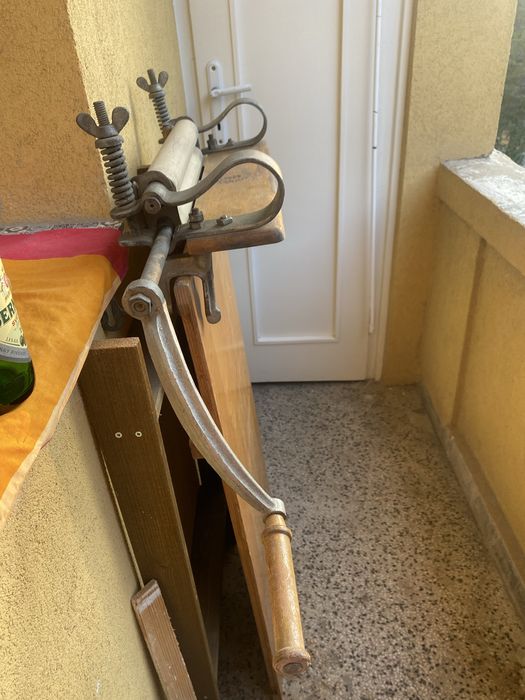 Антикварна метална преса за изстискване на пране