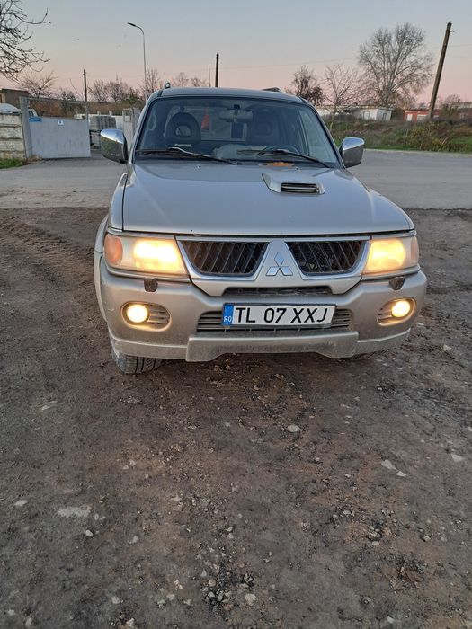 Mitsubishi pajero sport