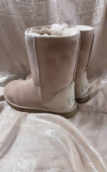 UGG  оригинални ботуши н.37