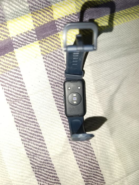 Huawei Band 8 sirochni sotiladi