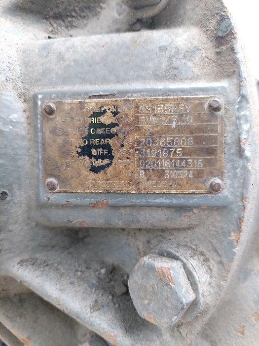 Орка мост , коробка сотилади VOLVO FH12 FH12.