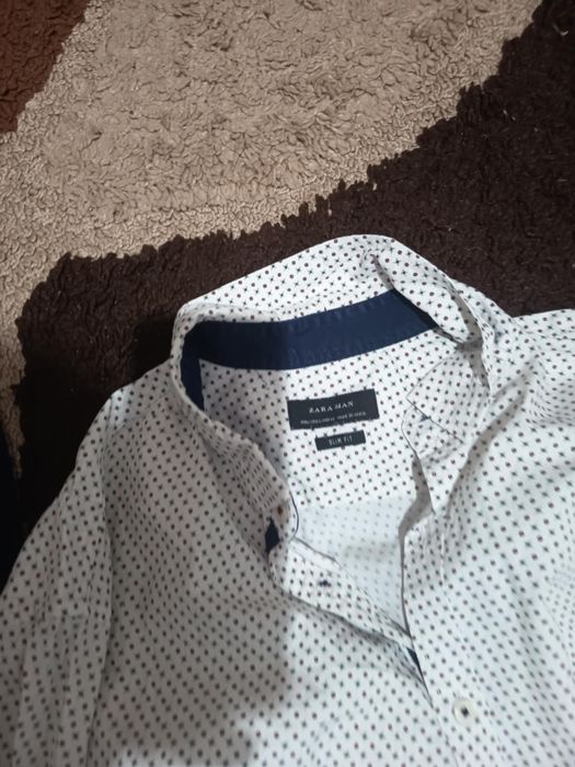 Vând cămăși de bărbati