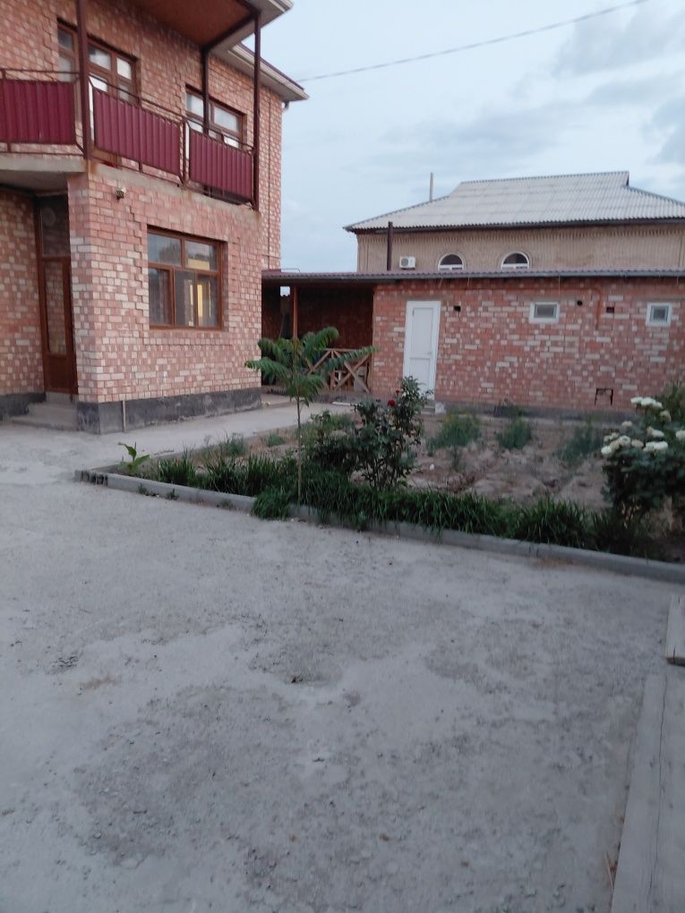 Продаётся коттедж в элитном районе.