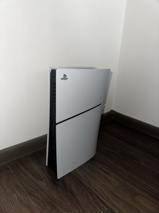 PS 5 в отлично съктояние!