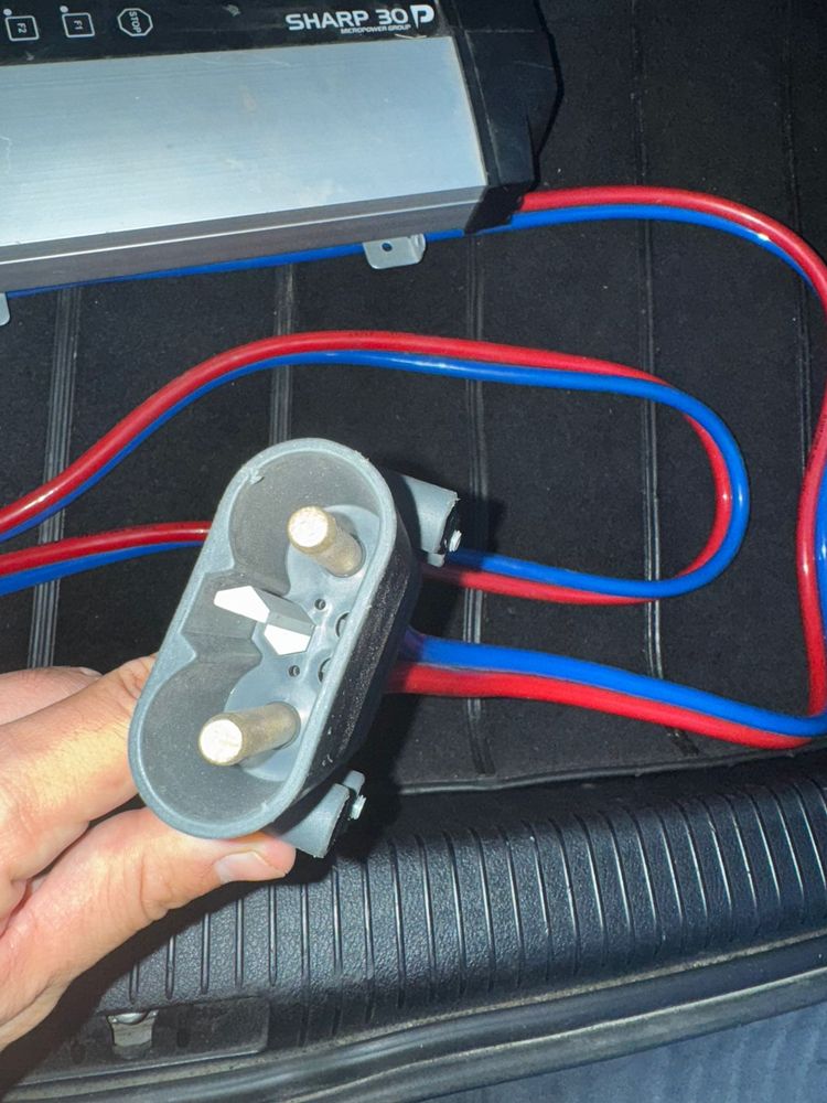 Statie de Incärcare Profesională Micropower Sharp 30 - 24V / 100A