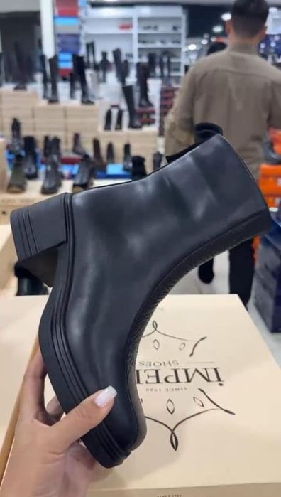 Продам сопоги турецкии. Натуральная кожа и мех. Размер 40. Новый.