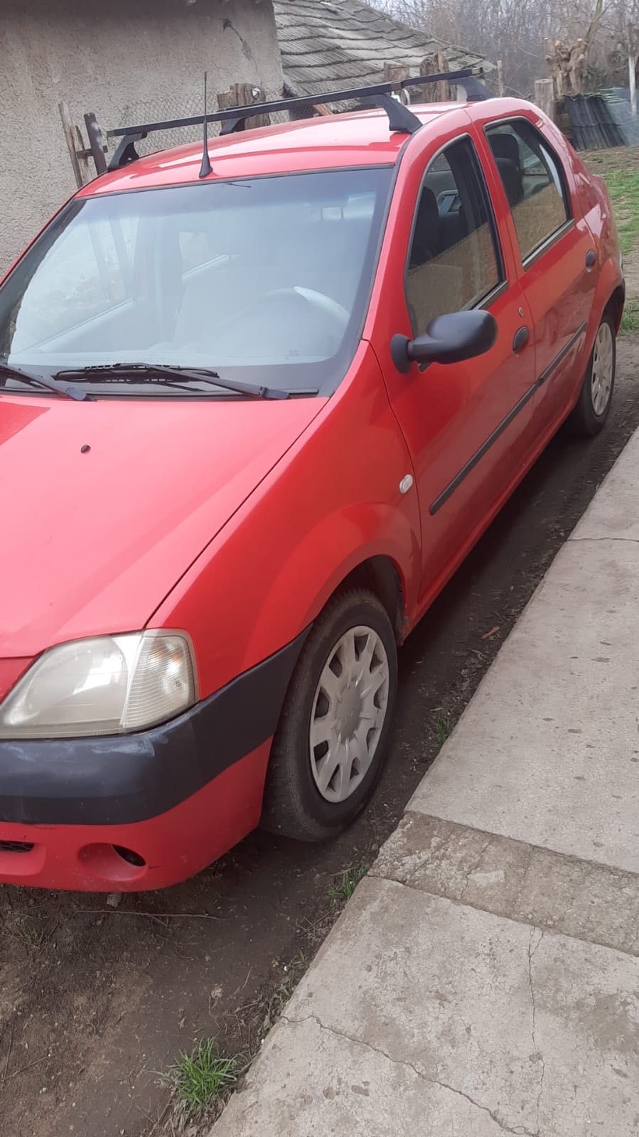 Vând Dacia logan
