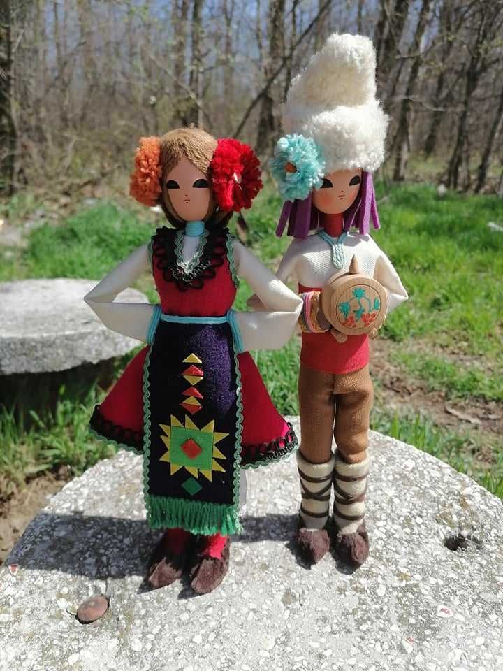 Разкошни Български Кукли с Народни Носии!