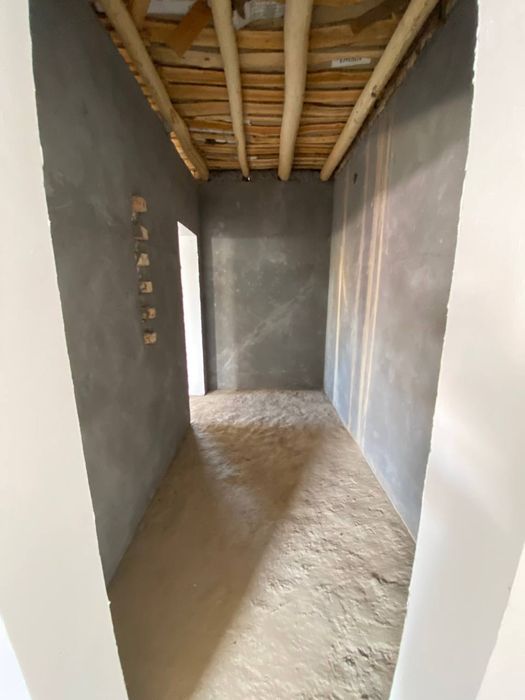 Uchaska 2.5 sotix keles mosti yonida