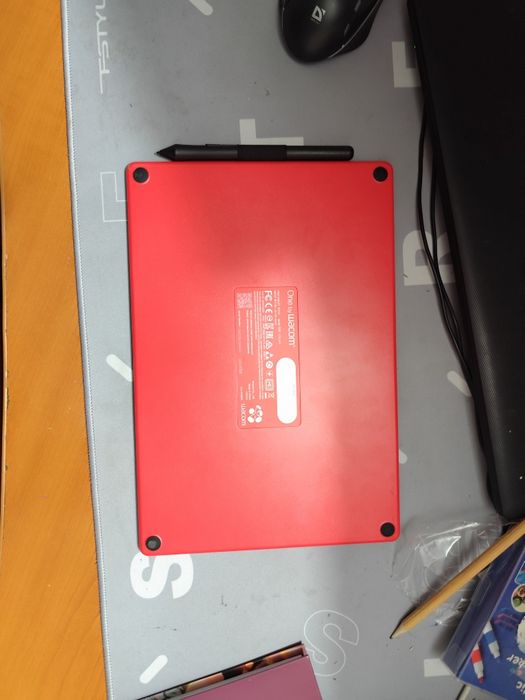 • Графический планшет