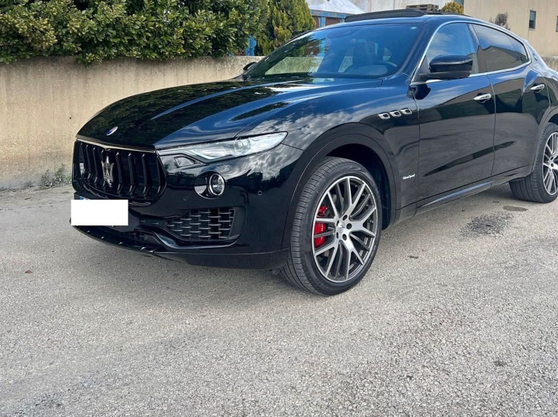 Vând Maserati 2020