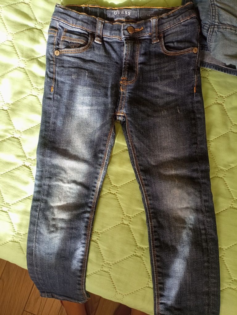Дрехи за момче Guess 104 см.