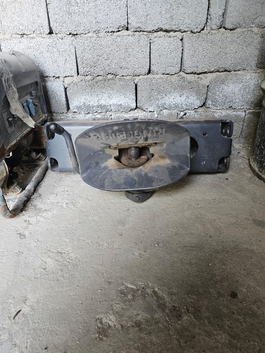 Фаркоп для фуры прицеп