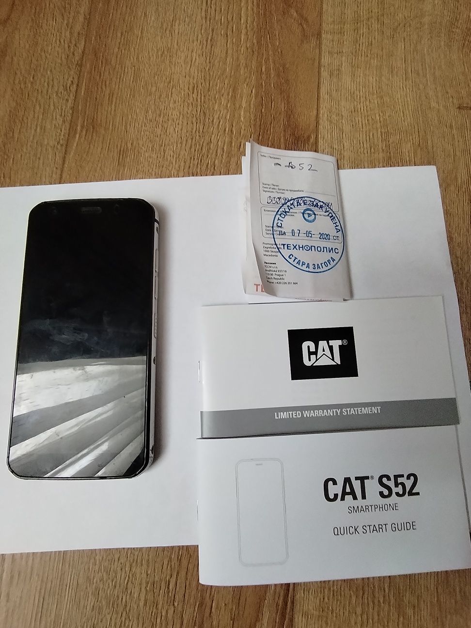 Смартфон CAT S52