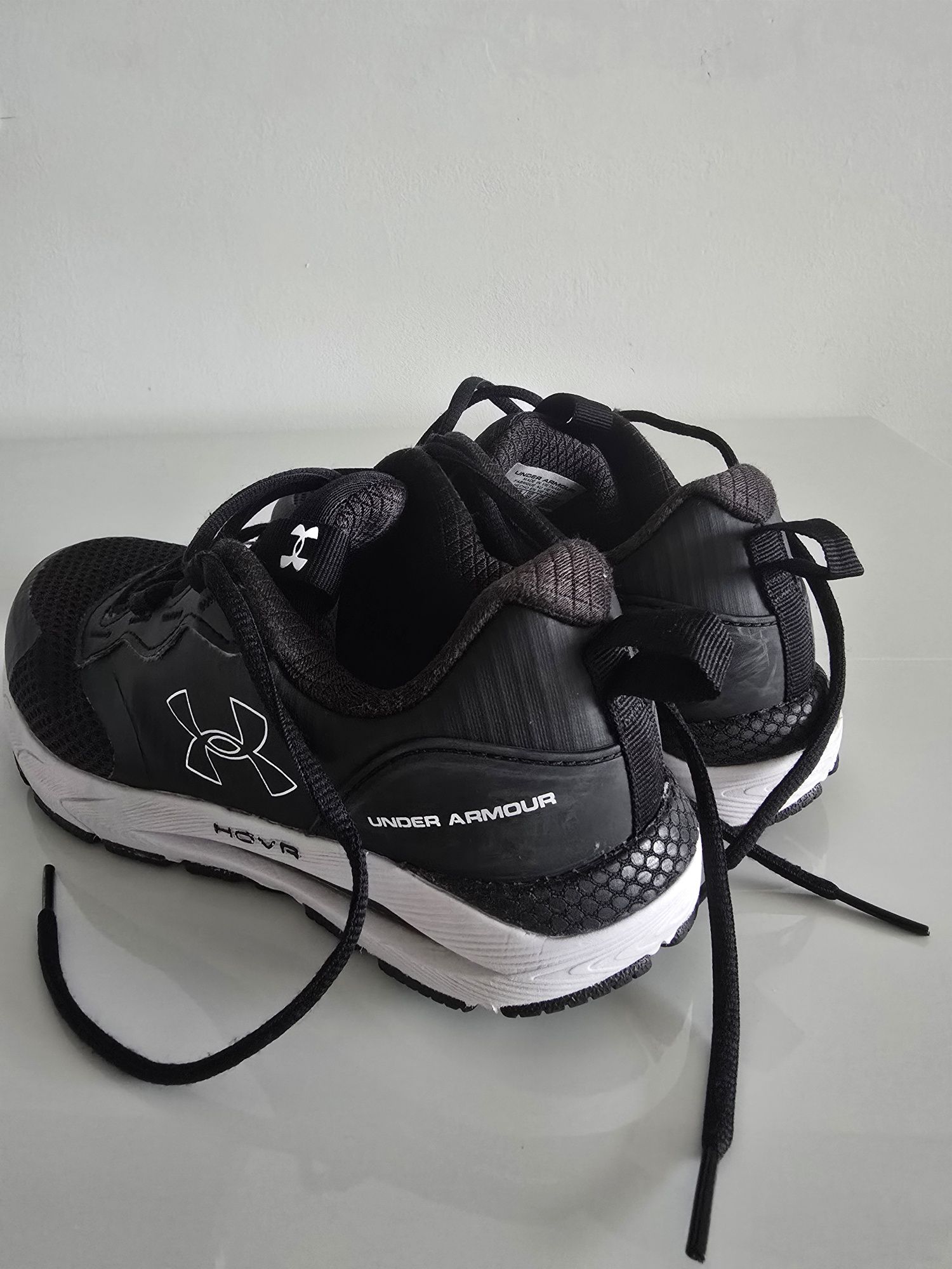 Маратонки за бягане Under Armour - Черни