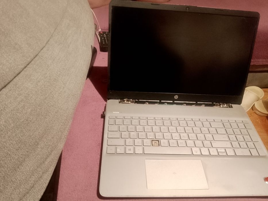 Laptop defect 150 lei