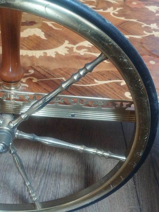 Старинна количка за сервиране с интарзия