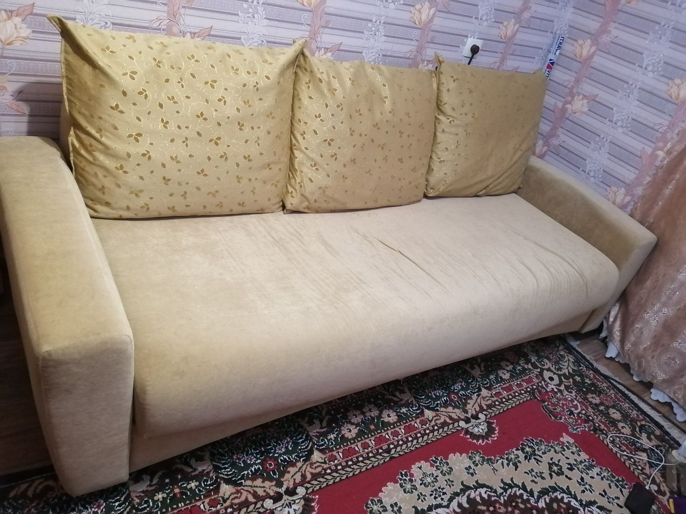 Продам диван в отличном состоянии
