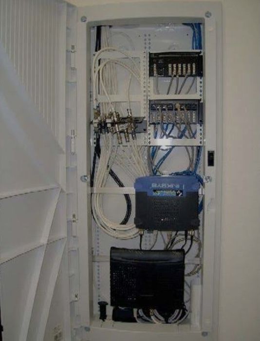 Electrician București
