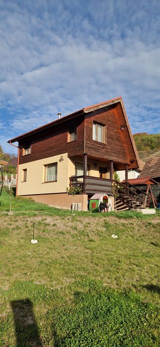 Casă P+M 2011, 50 mp utili, curte 774 mp – zonă liniștită, priveliște