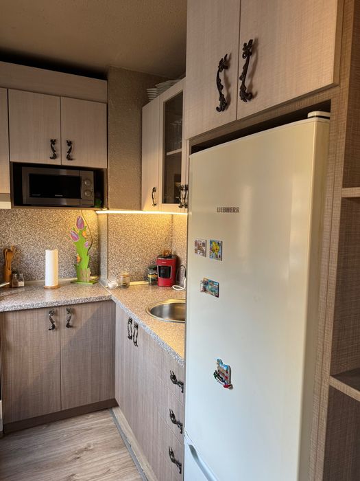 Продавам четиристаен апартамент!