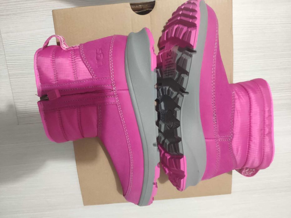 Водоустойчиви детски ботушки/боти марка UGG номер 32