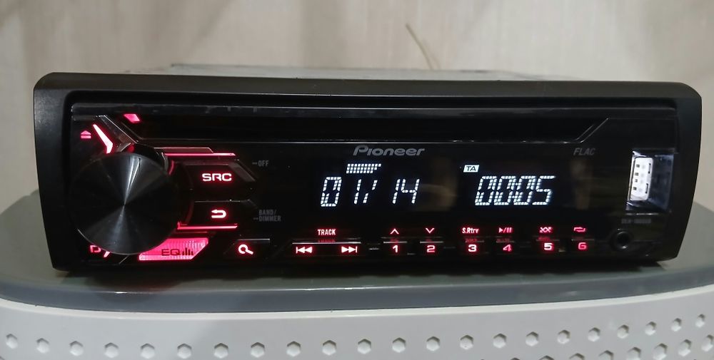 Ресийвър Pioneer USB CD FM Aux 4x50W с евробукса шейна