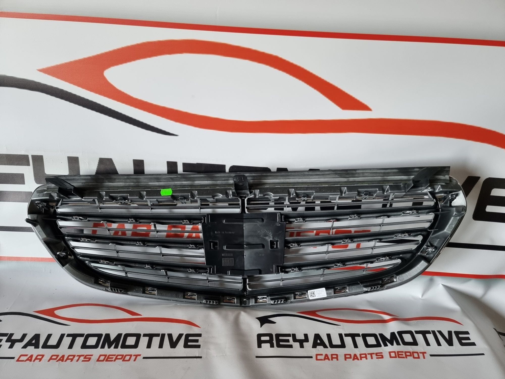 Grila radiator Mercedes E Class W212 Facelift 2012 cod A2128801383 NOU