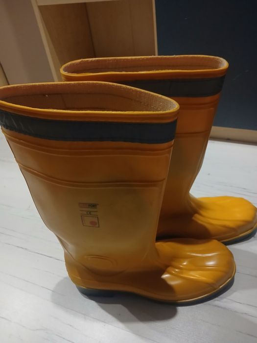 Нови, Гумени ботуши, с метално бомбе, номер 46