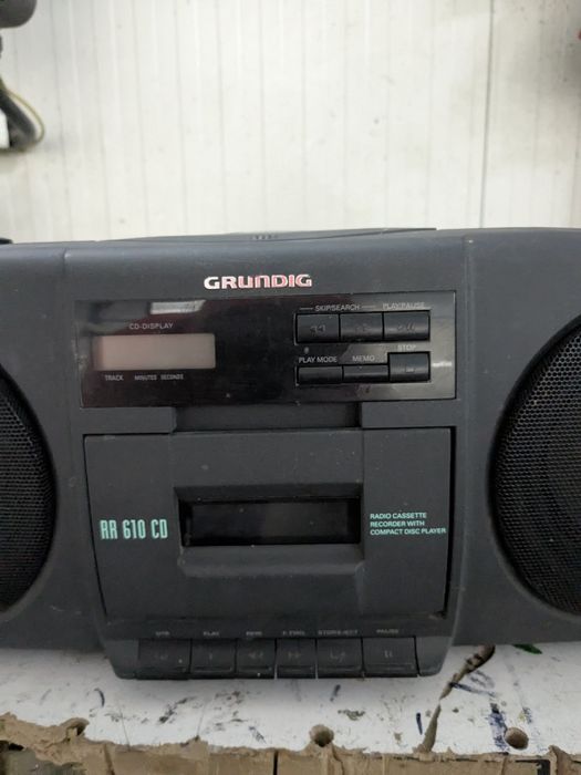 Radio cd grunding
