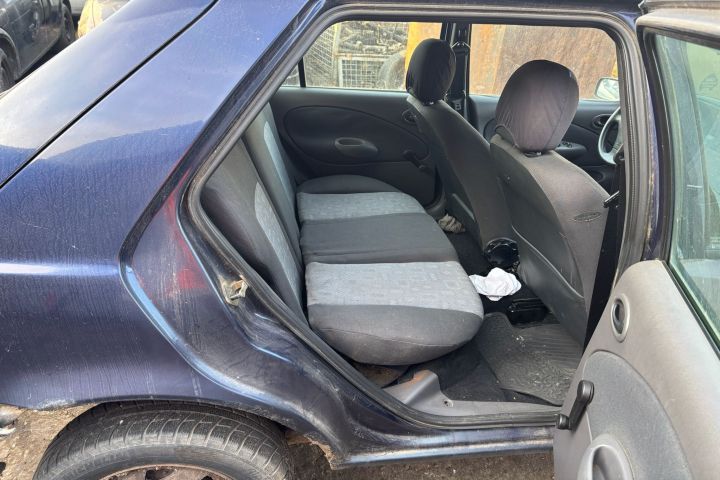 Far stanga Ford Fiesta a 4-a generatie