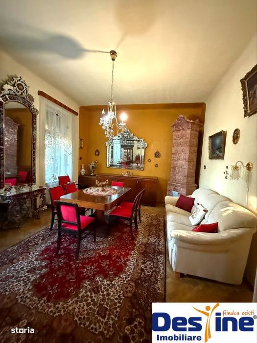 Casa centrala cu teren generos - 800 mp teren