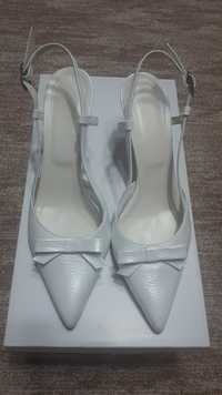 Pantofi albi (mireasa)