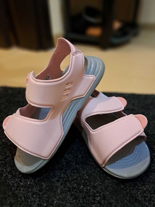 Маратонки, ботуши и детски сандали