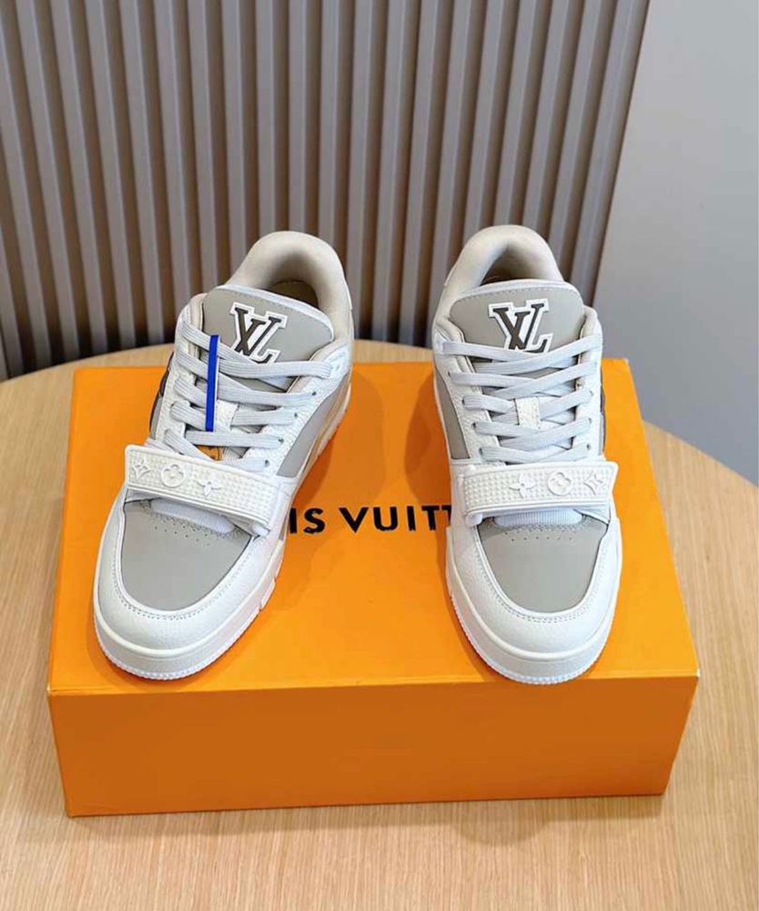 Adidasi Louis Vuitton luxury