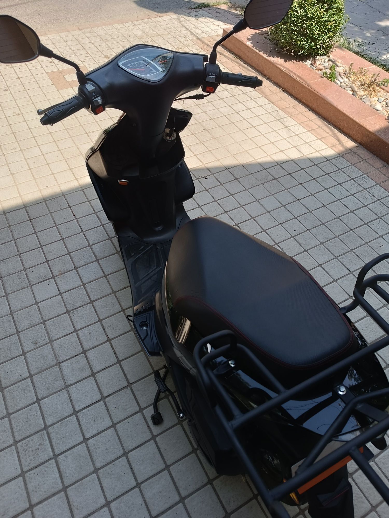 Продаю скутер VENTO 150CC проктический новый пробег 1550км .