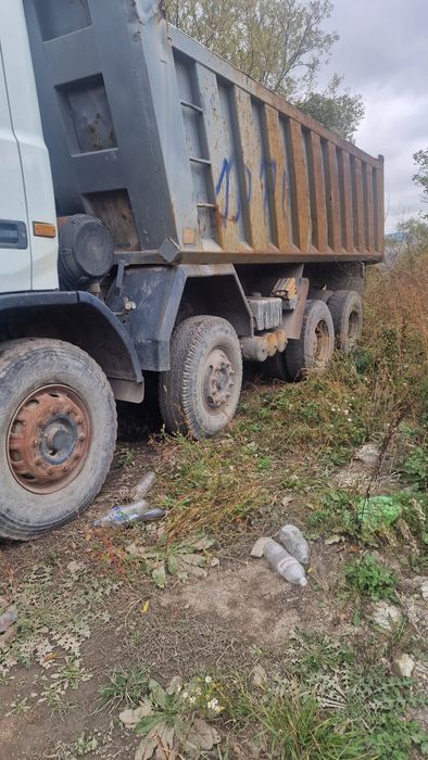Продавам камион самосвал