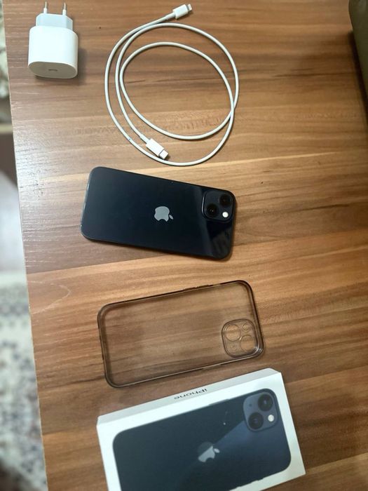 iPhone 13 идеальном состояние