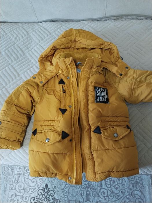 Зимняя куртка на мальчика 3-4 года