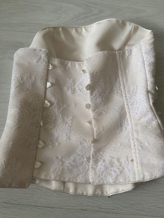 Сватбено Бюстие.