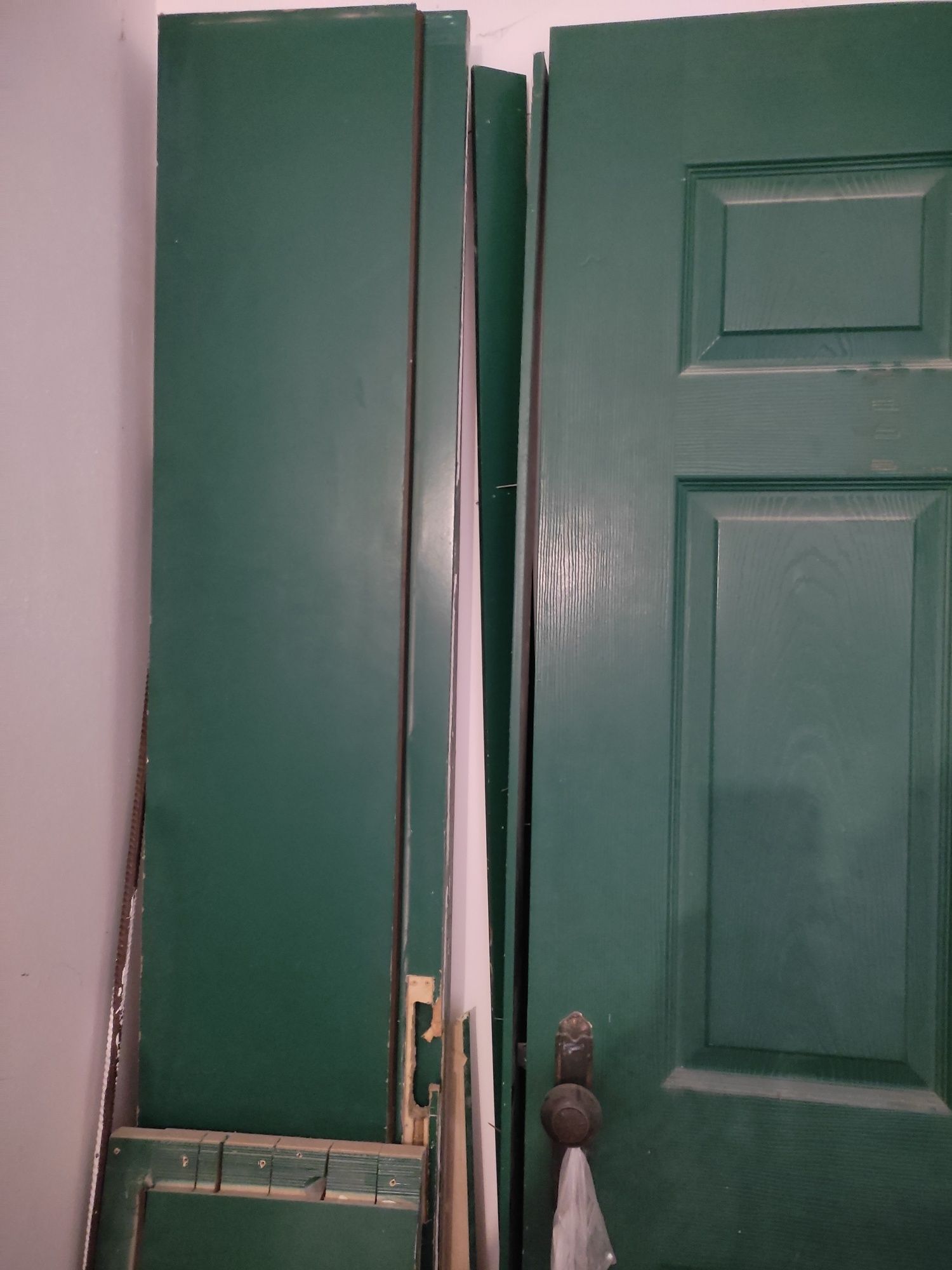Входна врата зелена
