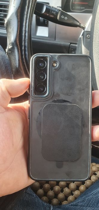 Samsung s 22 xolati juda yaxshi