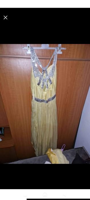 Vând rochii Xs și S